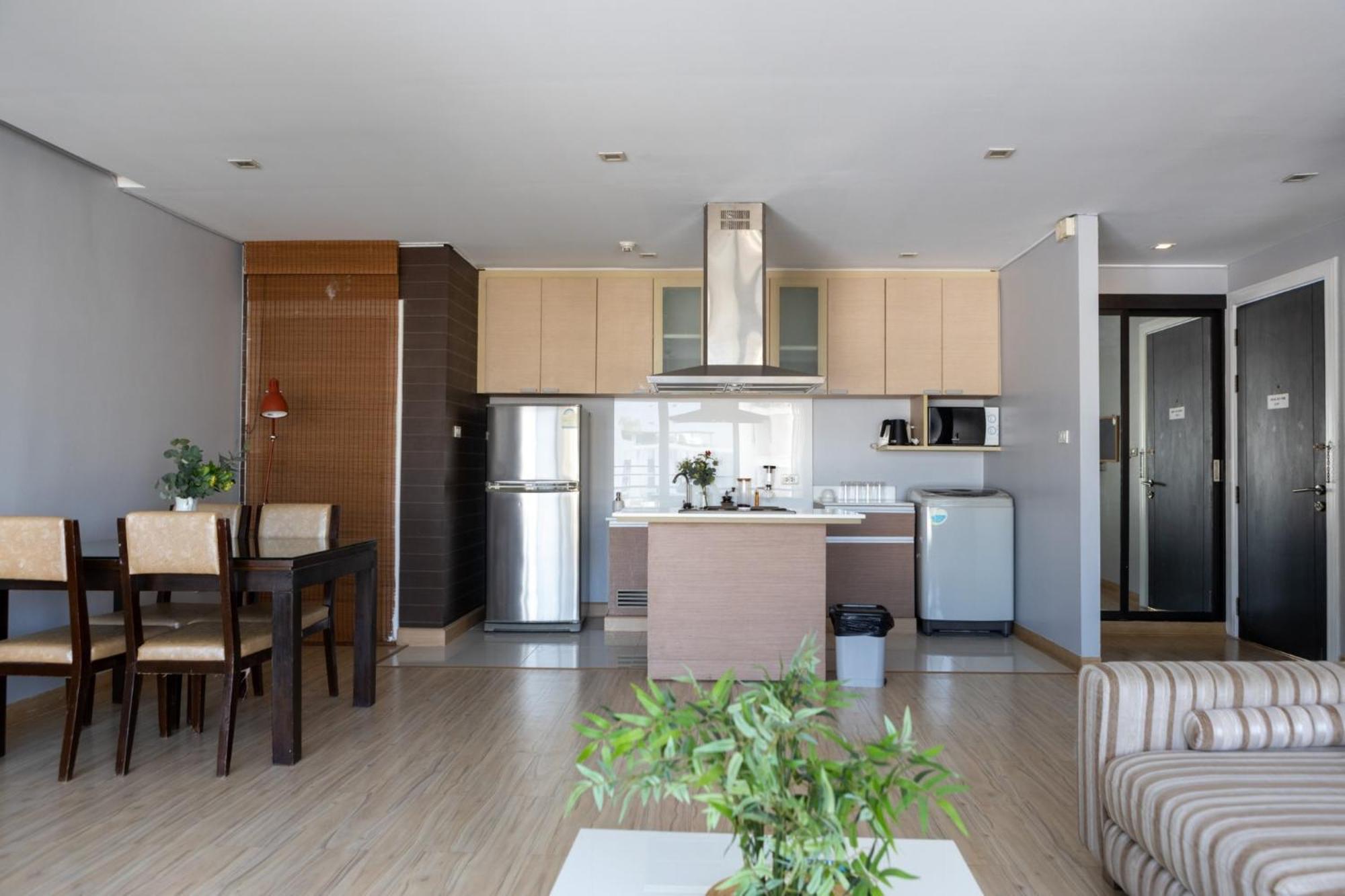 Go Inn Thonglor Банкок Екстериор снимка
